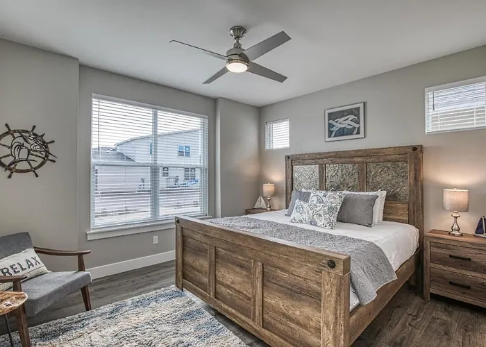 Captain'S Seaside Retreat