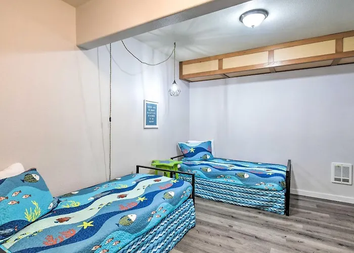 Waterfront Vacation Rental In Ocean Shores